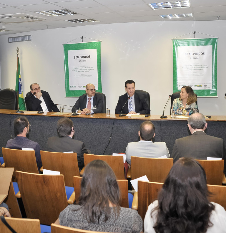 Como as cidades podem se adaptar para os impactos das mudanças climáticas nos sistemas de transportes?