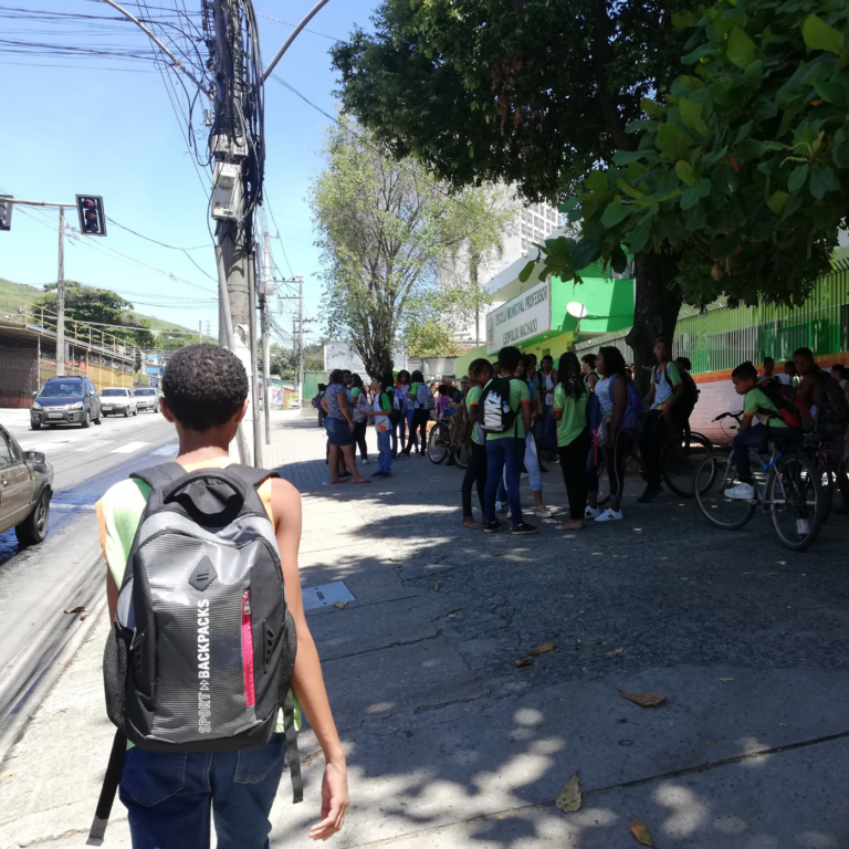 Boletim #7 apresenta desafios e propostas para facilitar o acesso aos estabelecimentos de educação