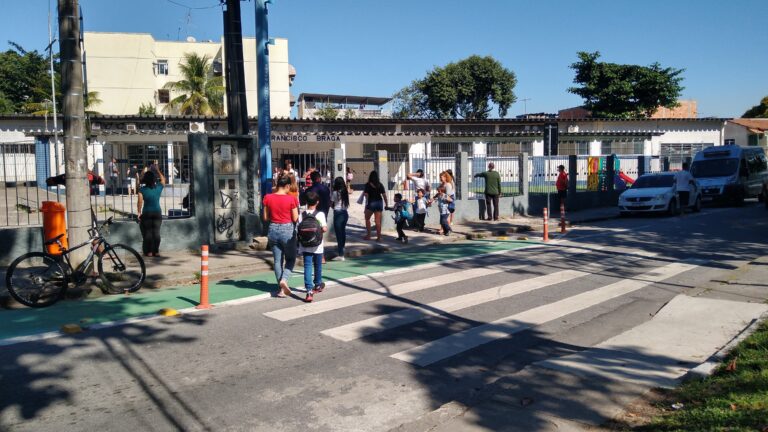 Infraestrutura segura e inclusiva para melhorar o acesso das crianças à escola no Rio de Janeiro   