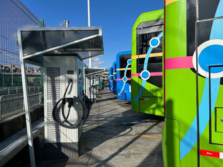 Brasil pode eletrificar mais de 14 mil ônibus até 2030 