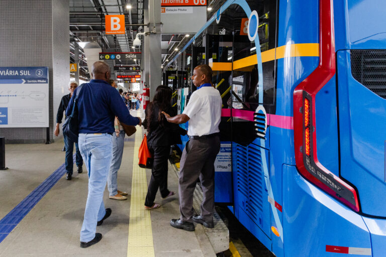 Eleições de 2026: aumentar o número de passageiros no transporte público deve ser a prioridade de novos gestores 